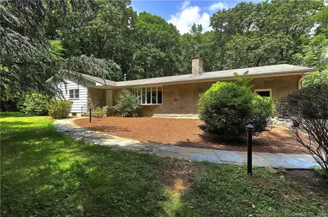 972 Garden Rd, Orange, CT 06477