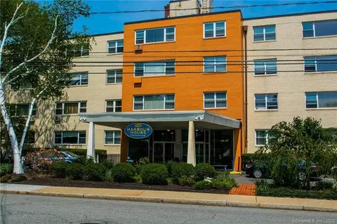 292 Pequot Ave #2C, New London, CT 06320