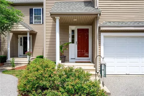 86 Perry St #278, Putnam, CT 06260
