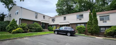 27 Enid St #D, Bridgeport, CT 06606