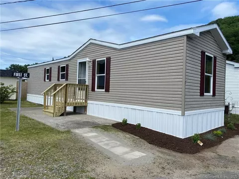 2 1st St, Beacon Falls, CT 06403