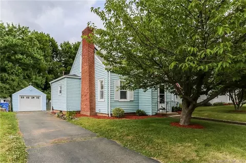 49 Westwood St, Manchester, CT 06040
