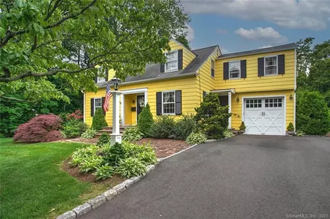 19 Applegate Rd, Fairfield, CT 06824