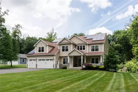 70 Brookfield Ct, Southington, CT 06489