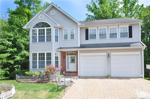 1 Snowberry Ln, Unionville, CT 06085