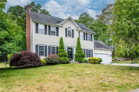 72 Tarragon Dr, East Hampton, CT 06424
