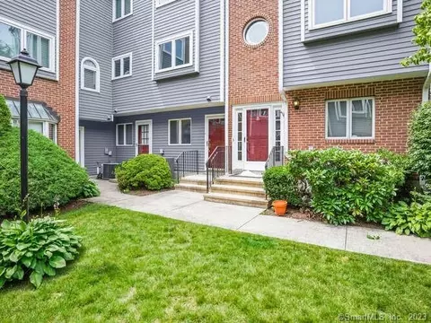 7 Seir Hill Rd #27, Norwalk, CT 06850