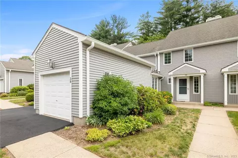 38 Copley Rd #38, Glastonbury, CT 06073