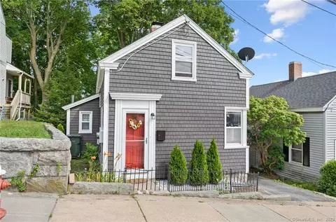 25 Brainard St, New London, CT 06320