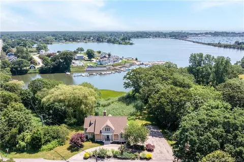 5 Wamphassuc Rd, Stonington, CT 06378
