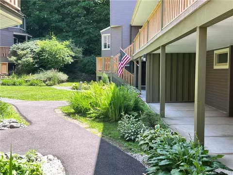 4 Upper Main St #2, Sharon, CT 06069