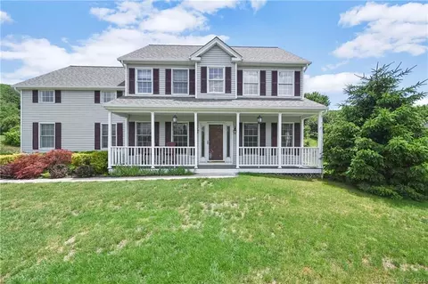3 Dawns Rd, New Milford, CT 06776