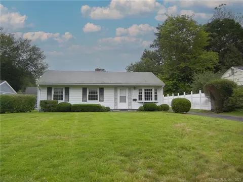 23 Snow Crystal Ln, Stamford, CT 06905