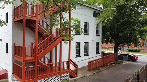 33 Center St, Hartford, CT 06120