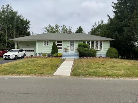 249 Raymond St, Waterbury, CT 06706