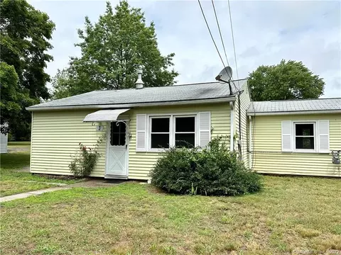 3 Hayes Rd #3, Windsor Locks, CT 06096