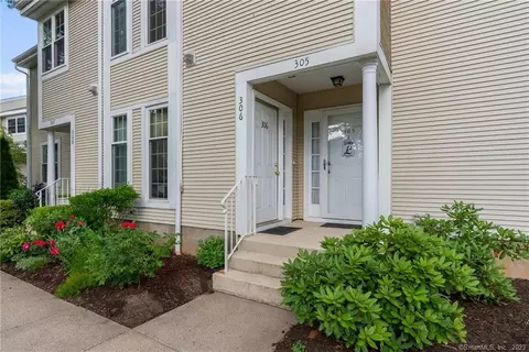 306 Country Club Ct #306, Rocky Hill, CT 06067