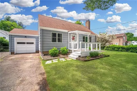52 Maple Ave, North Haven, CT 06473