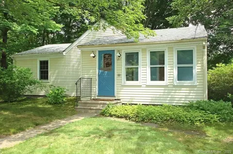 21 Bear Hill Rd, Woodbury, CT 06798
