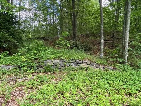 136 Rattling Valley Rd, Deep River, CT 06417