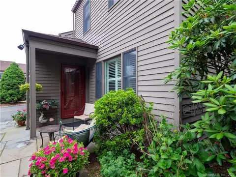 16 Lambert Common #16, Wilton, CT 06897