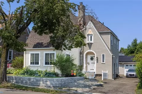 704 Wilcoxson Ave, Stratford, CT 06615