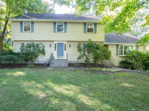 251 Hollister Dr, Avon, CT 06001