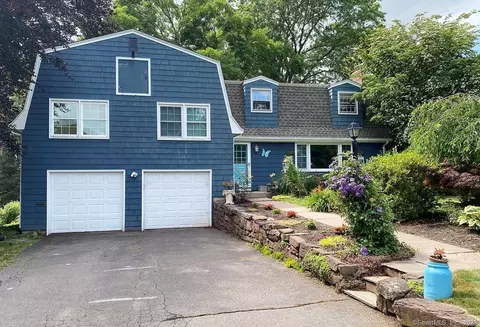 77 Boulter Rd, Wethersfield, CT 06109