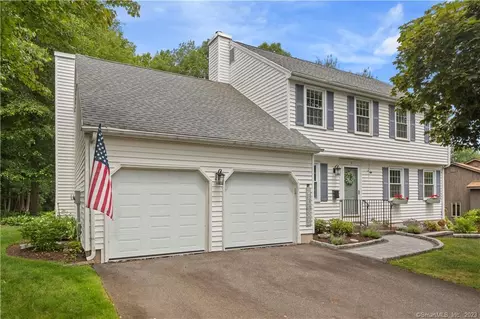 14 Weatherside Dr, Wallingford, CT 06492