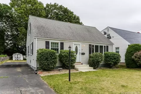 22 Fenwood Ave, West Hartford, CT 06110