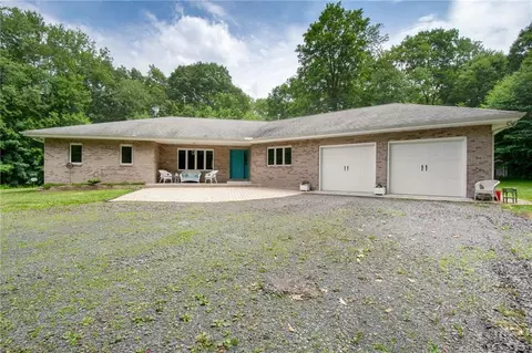 810 Thompson St, Glastonbury, CT 06033
