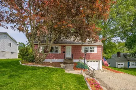 20 Oak Ridge Gate, Danbury, CT 06810