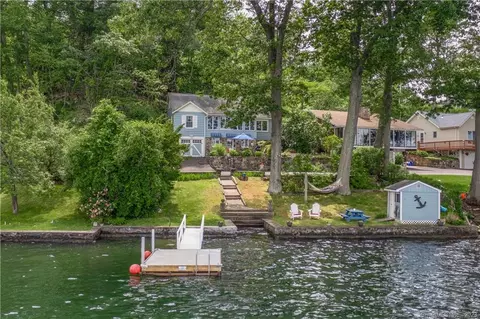 16 Lake Rd, Danbury, CT 06811
