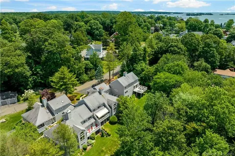 101 Hotchkiss Grove Rd #2, Branford, CT 06405