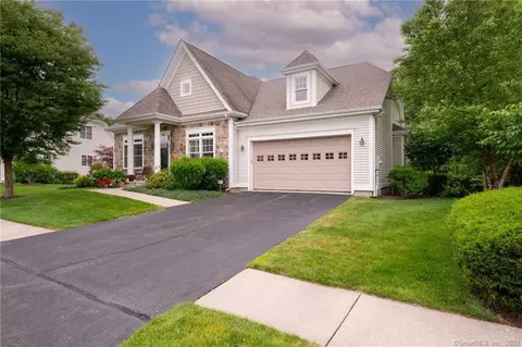 15 Cherry Hills Cir #15, Bloomfield, CT 06002