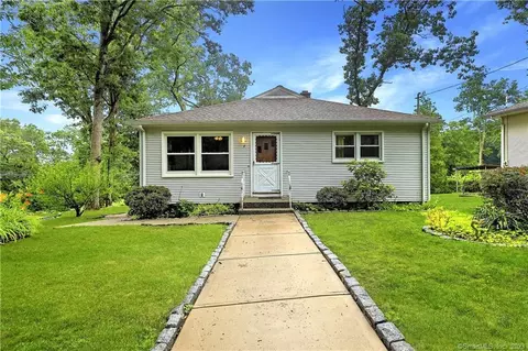 7 Larchmont Ave, Waterbury, CT 06708