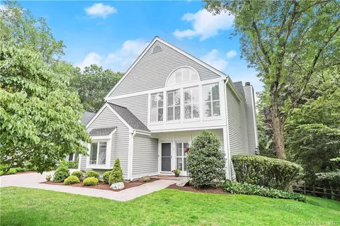 34 Barnes Rd W #34, Stamford, CT 06902