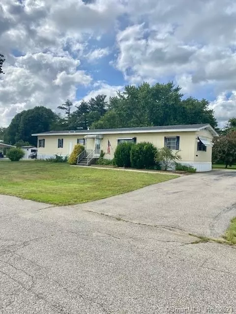 5 Highland Dr, Quinebaug, CT 06262