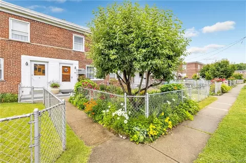 12 Court C Building 61 Ave, Bridgeport, CT 06610