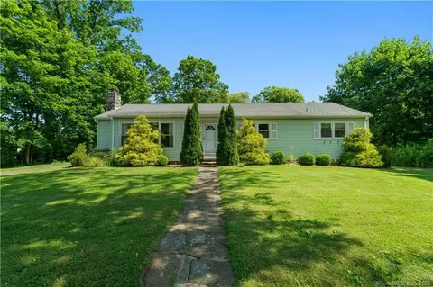 106 Union St, Guilford, CT 06437