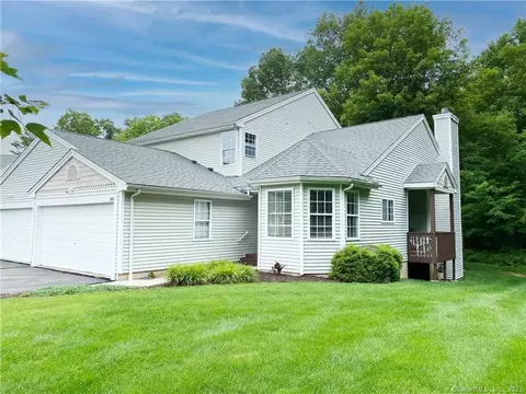 80 Deanarose Pl, Cheshire, CT 06410