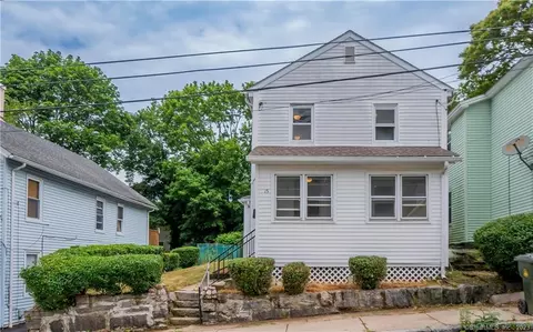 15 Chappell St, New London, CT 06320