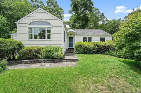 29 Midrocks Rd, Ridgefield, CT 06877