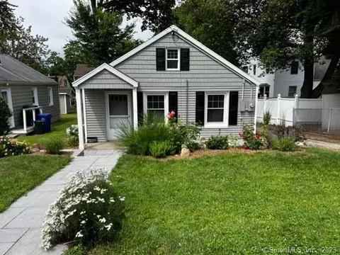 11 Highwood Ave, Norwalk, CT 06850