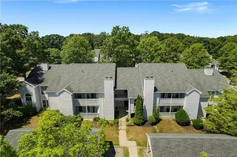 110 Leafwood Ln #194, Groton, CT 06340