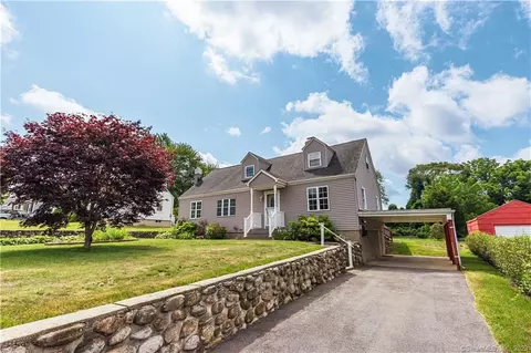 24 Roseleah Dr, Waterford, CT 06385