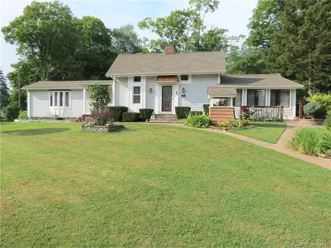 82 Center Rd, Vernon, CT 06066