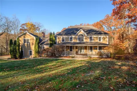11 Stone Bridge Trl, Sandy Hook, CT 06482 photo 1