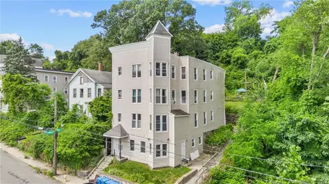 1154 Bank St, Waterbury, CT 06708