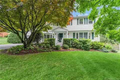 236 Nepas Rd, Fairfield, CT 06825